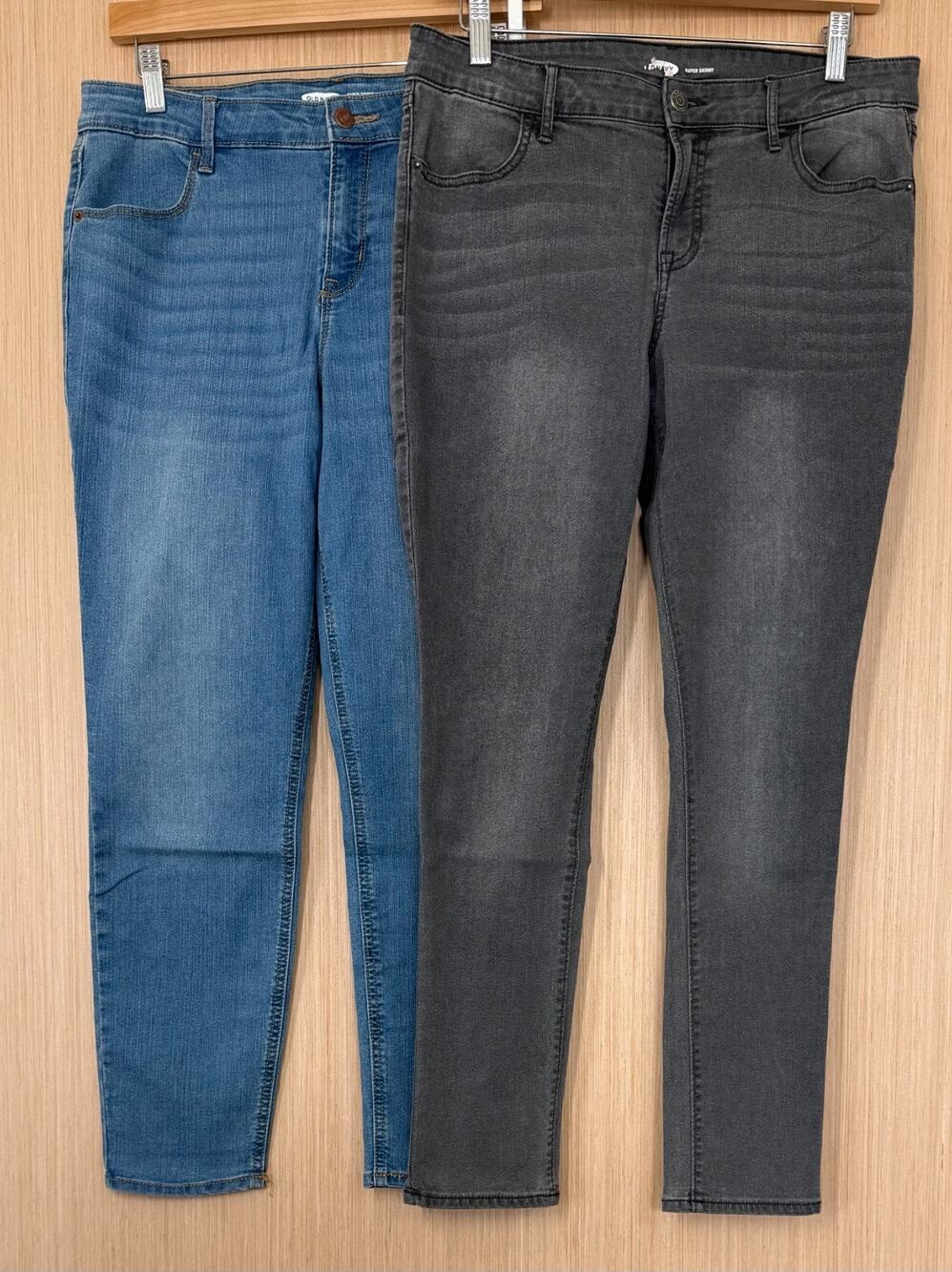 Lot of 2 Old Navy Jeans Super Skinny Mid Rise Womens Size 12 Gray Blue
